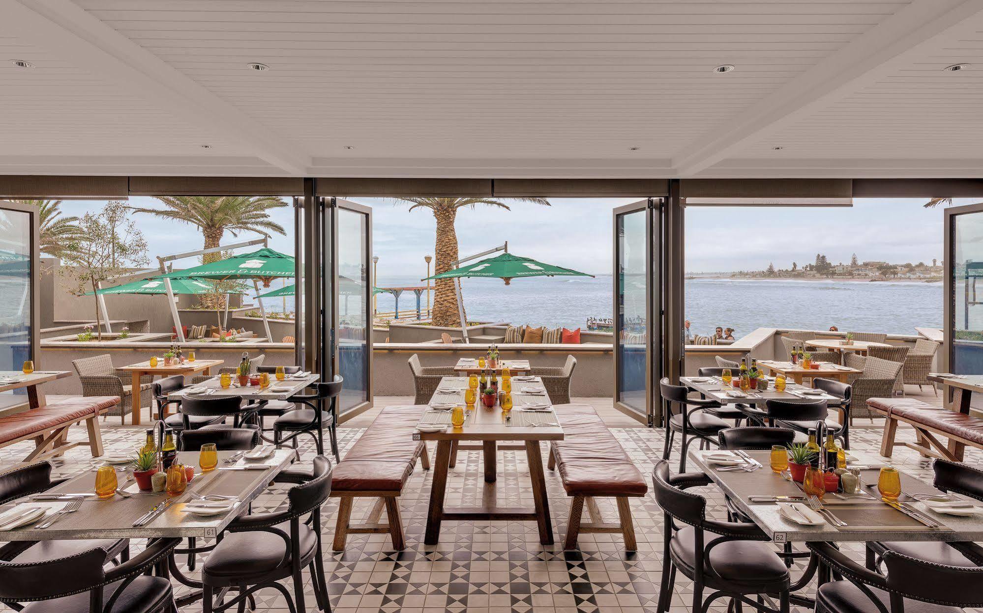 Strand Hotel Swakopmund Exterior foto